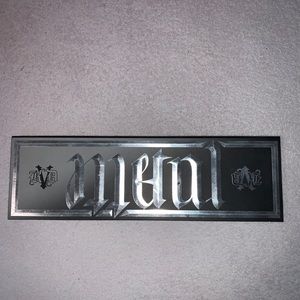 KVD metal matte palette